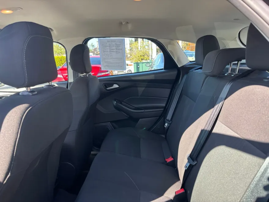 2018 Ford Focus SE photo 1