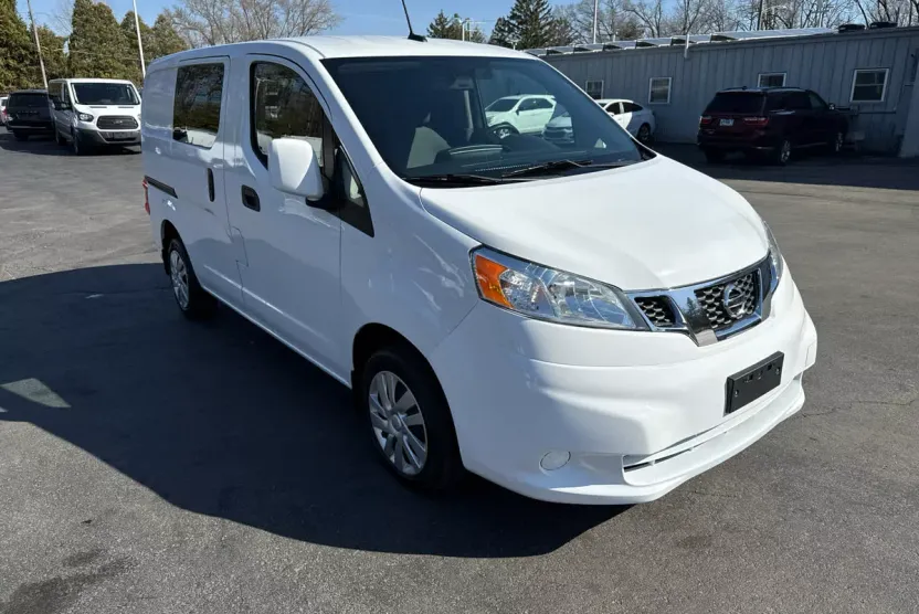 2020 Nissan NV200 SV photo 1