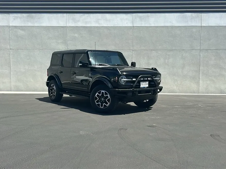2022 Ford Bronco Outer Banks photo 1