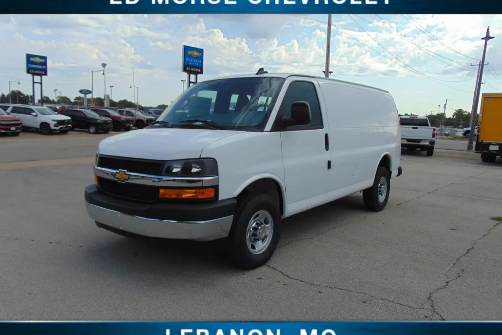 2024 Chevrolet Express Cargo 3500 photo 1