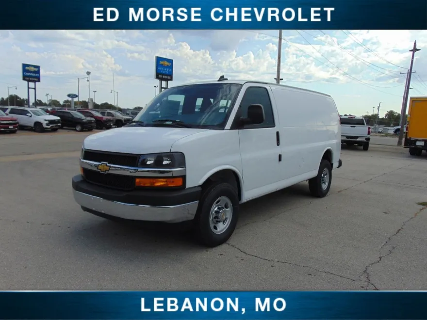 2024 Chevrolet Express Cargo 3500 photo 1