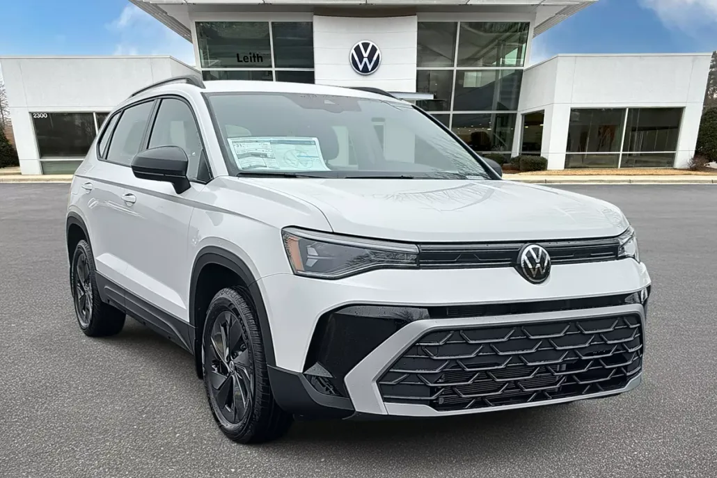 2025 Volkswagen Taos S photo 1