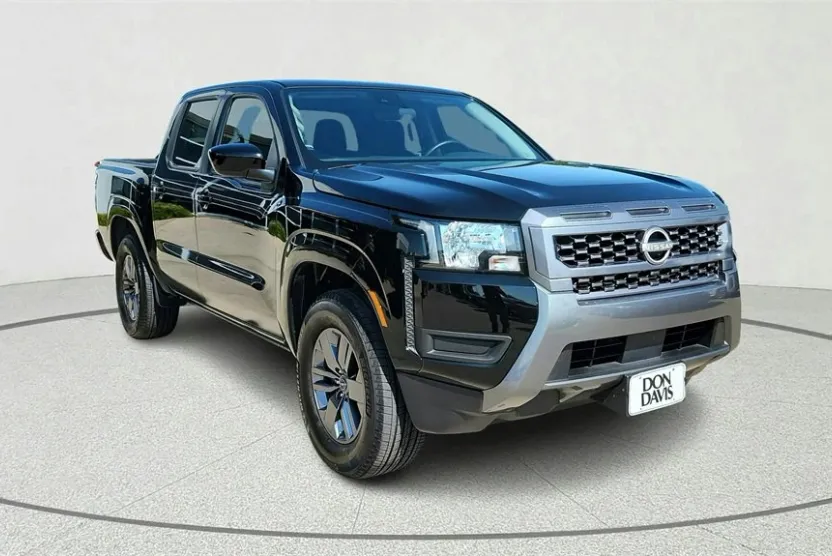 2025 Nissan Frontier SV photo 1