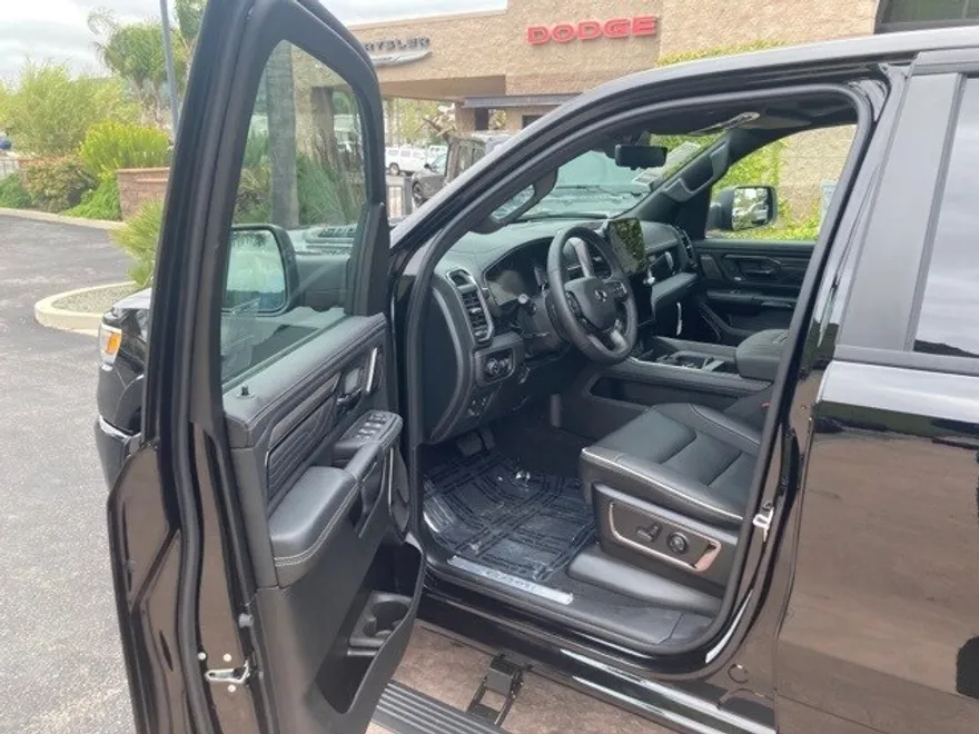 2025 Ram 1500 Limited photo 1