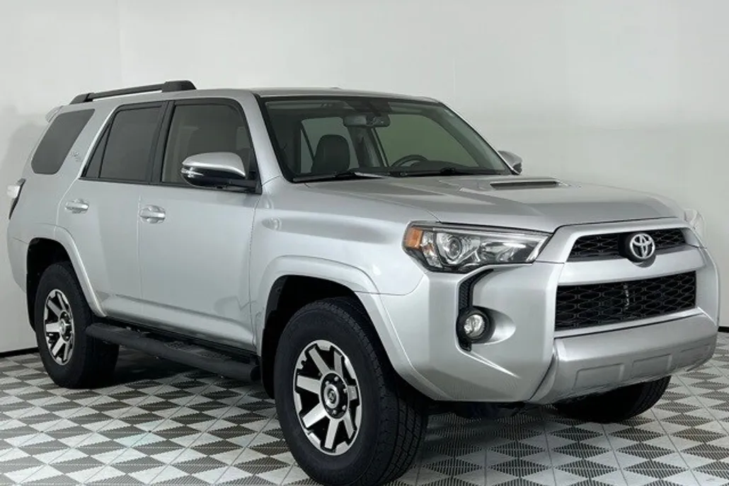 2019 Toyota 4Runner TRD photo 1