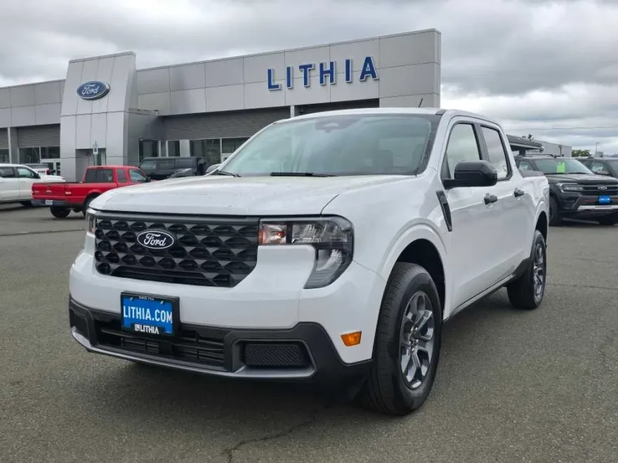 2025 Ford Maverick XLT photo 1