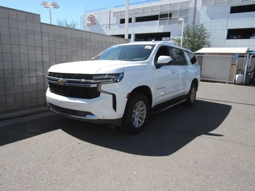 2022 Chevrolet Suburban LS photo 1