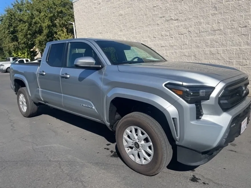 2024 Toyota Tacoma SR5 4x4 photo 1