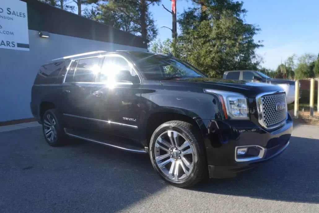 2017 Gmc Yukon XL Denali photo 1