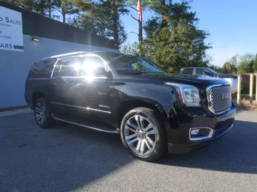 2017 Gmc Yukon XL Denali photo 1