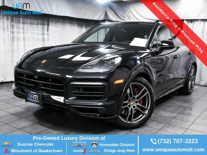 2022 Porsche Cayenne GTS photo 1