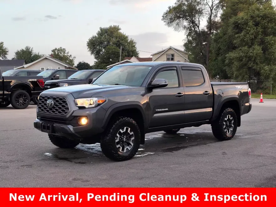2023 Toyota Tacoma TRD V6 photo 1