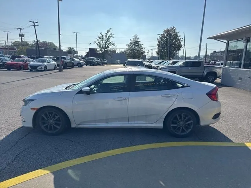 2019 Honda Civic EX photo 1