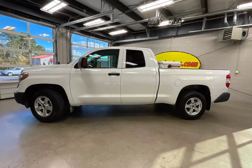 2019 Toyota Tundra SR5 Grade photo 1