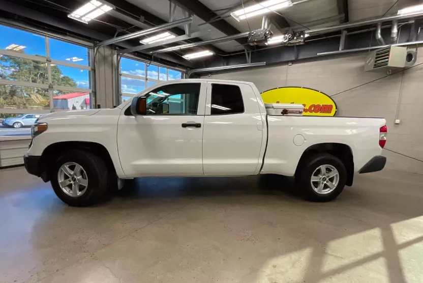 2019 Toyota Tundra SR5 Grade photo 1