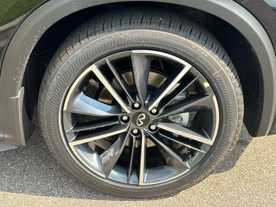 2025 Infiniti QX55 Essential photo 3
