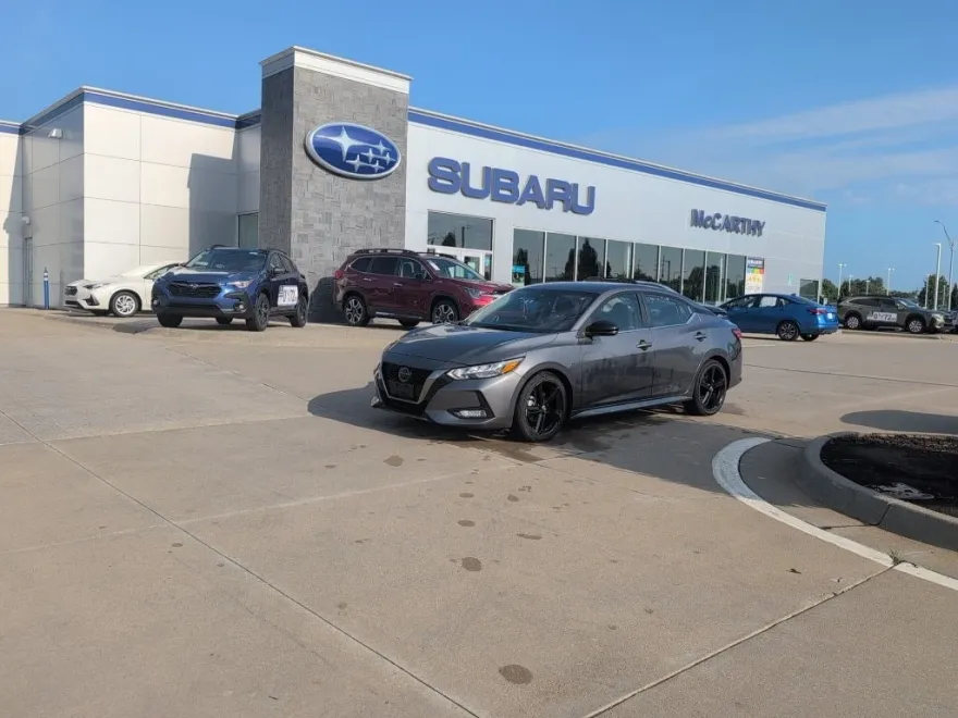 2023 Nissan Sentra SR photo 1