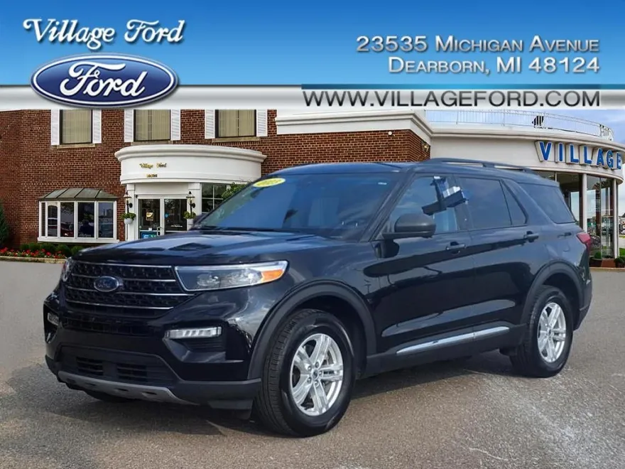 2023 Ford Explorer XLT photo 1