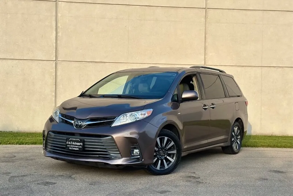 2018 Toyota Sienna XLE Premium photo 1