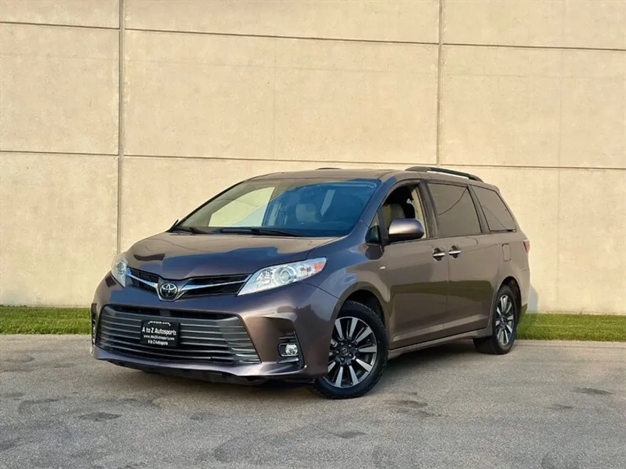 2018 Toyota Sienna XLE Premium photo 1