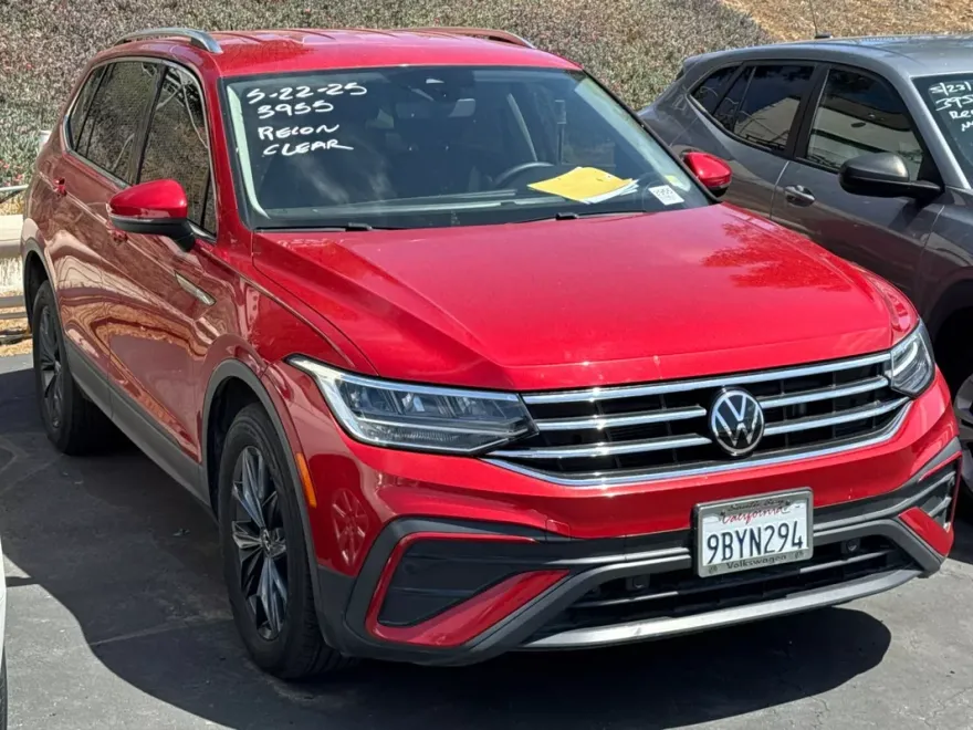 2022 Volkswagen Tiguan SE photo 1