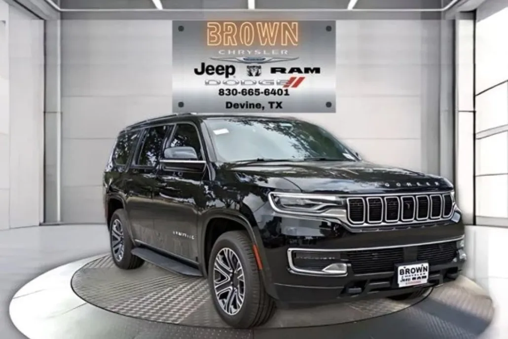 2024 Jeep Wagoneer photo 1