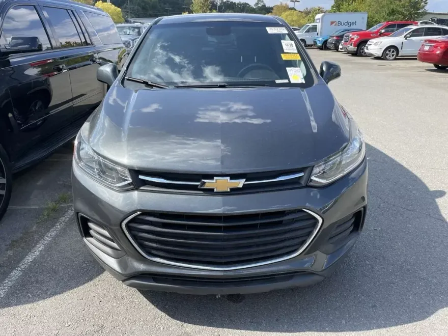 2020 Chevrolet Trax LS photo 1