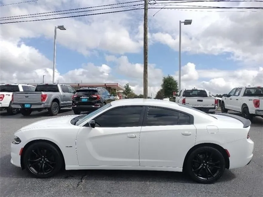 2018 Dodge Charger R/T photo 1