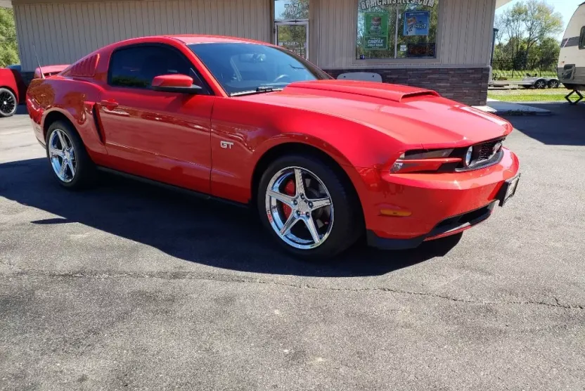 2010 Ford Mustang GT Premium photo 1