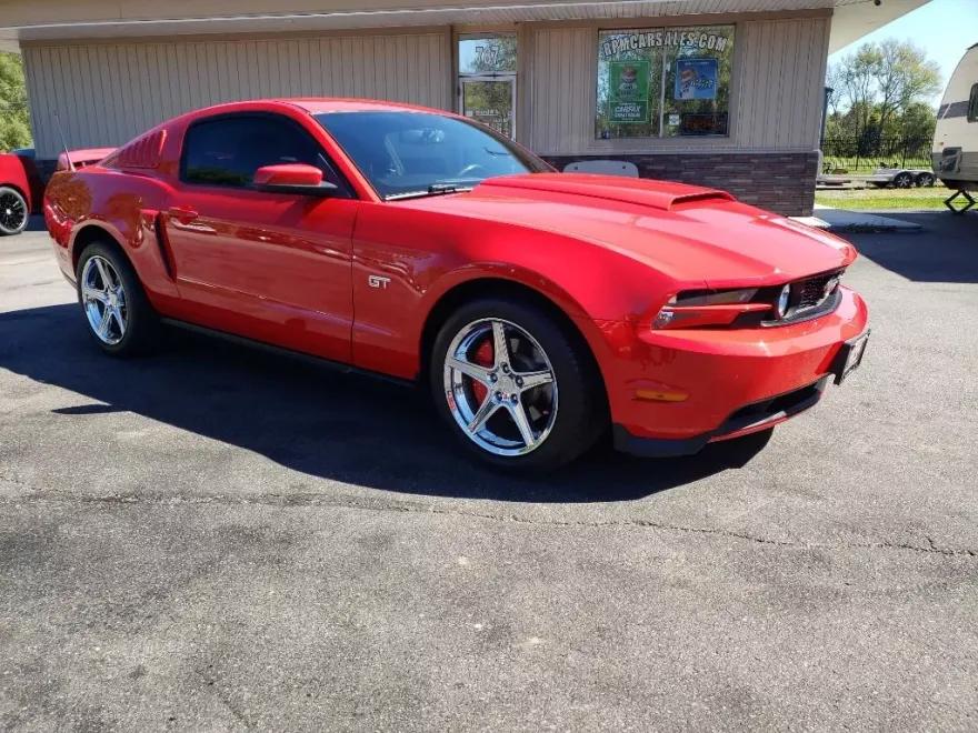 2010 Ford Mustang GT Premium photo 1