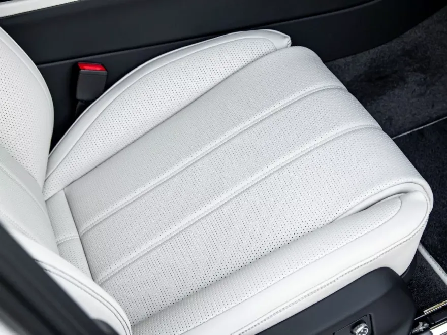 2024 Bentley Bentayga EWB Base photo 26