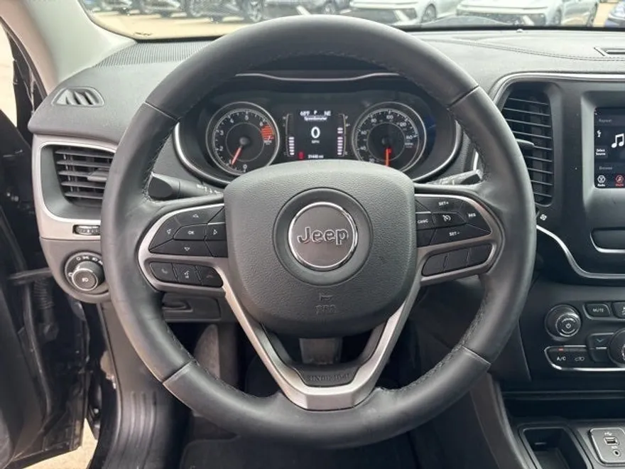 2019 Jeep Cherokee Latitude photo 1