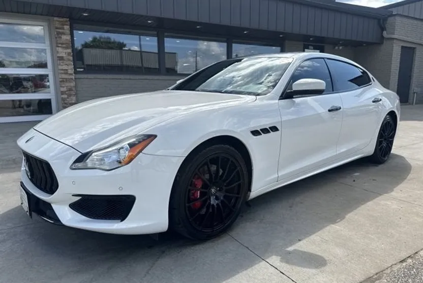 2017 Maserati Quattroporte Q4 GranSport photo 1