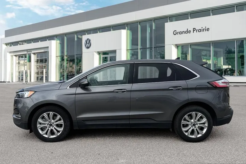 2024 Ford Edge Titanium photo 1