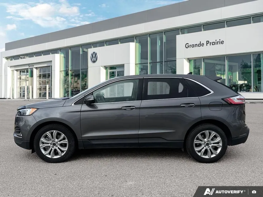 2024 Ford Edge Titanium photo 1