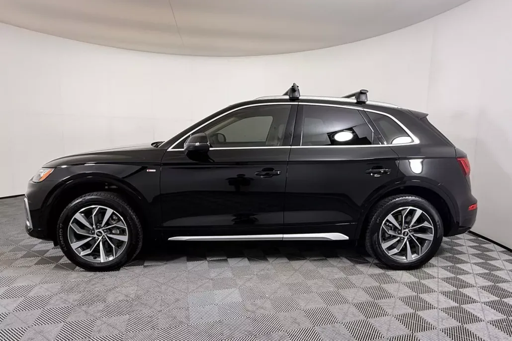 2023 Audi Q5 S line Premium photo 1