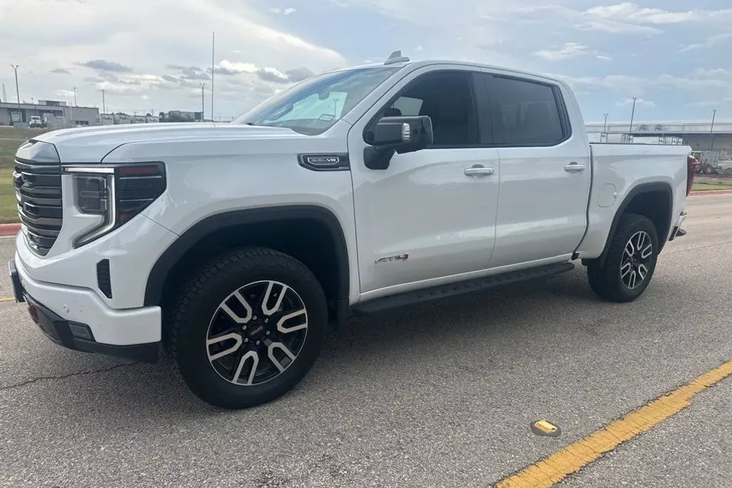 2024 Gmc Sierra 1500 AT4 photo 1