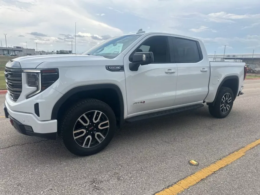 2024 Gmc Sierra 1500 AT4 photo 1