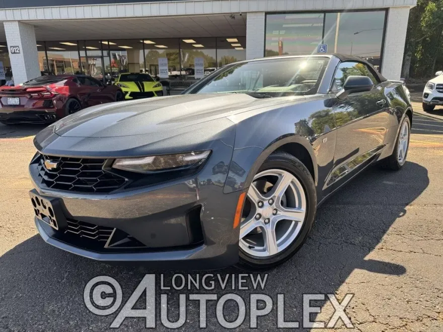 2023 Chevrolet Camaro 1LT photo 1