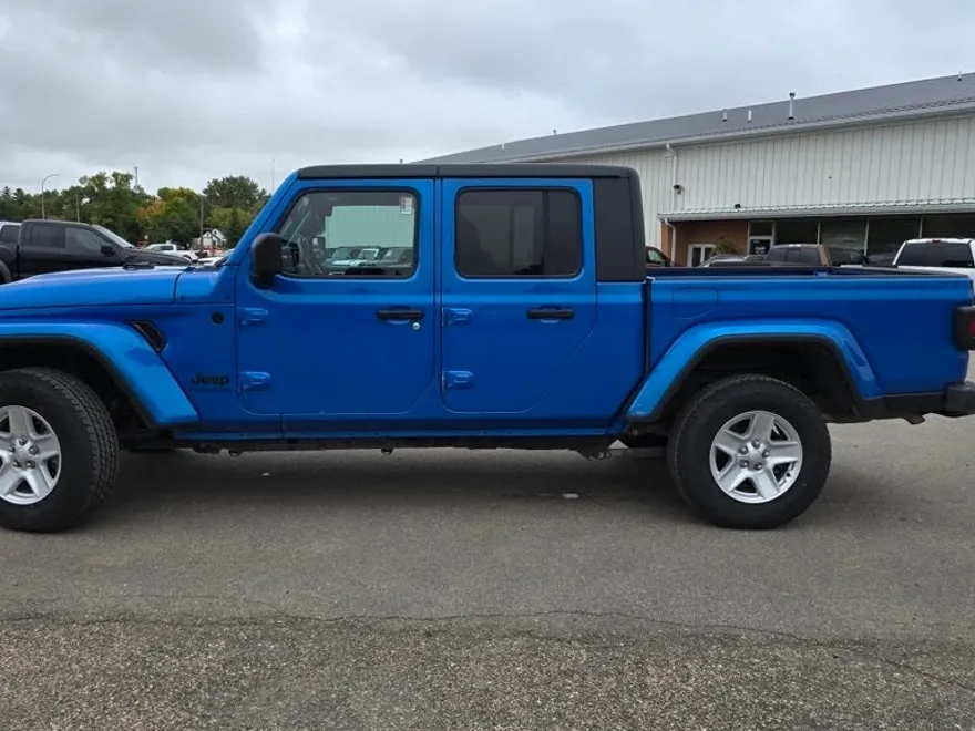 2022 Jeep Gladiator Sport photo 1