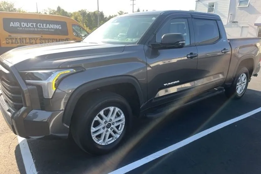 2023 Toyota Tundra SR5 photo 1