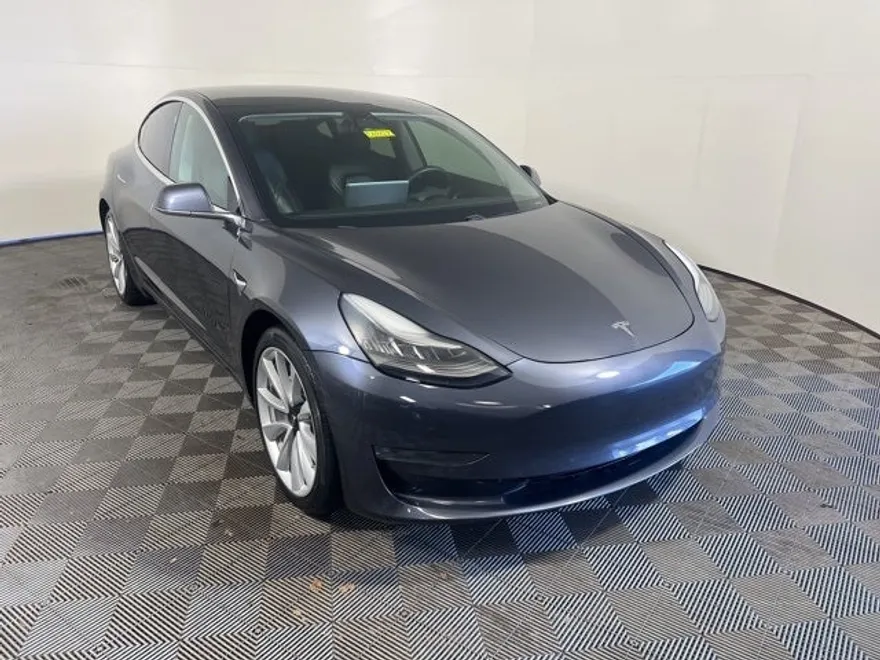 2019 Tesla Model 3 Long Range photo 1