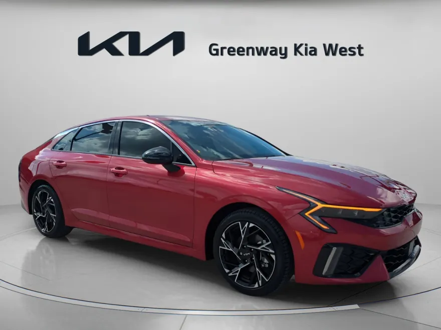 2025 Kia K5 GT-Line photo 1