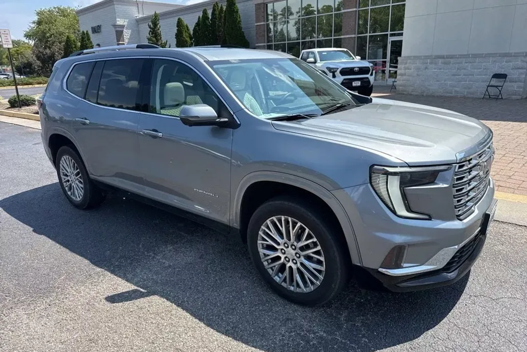 2024 Gmc Acadia Denali photo 1