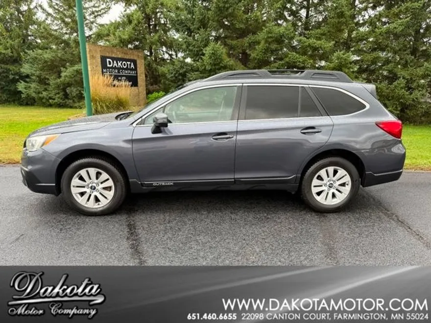 2017 Subaru Outback 2.5i Premium photo 1