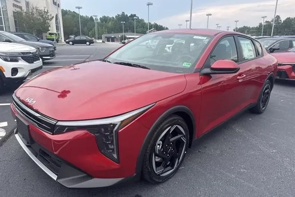 2025 Kia K4 EX photo 1