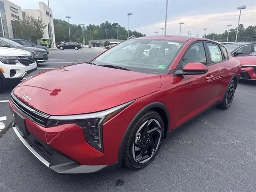 2025 Kia K4 EX photo 1