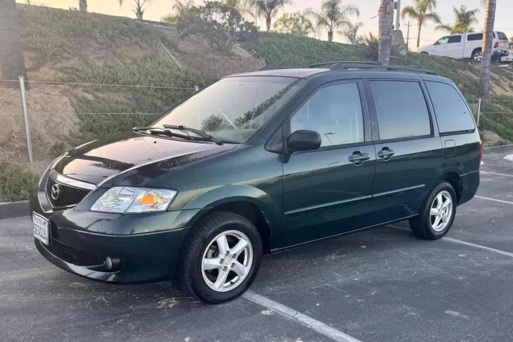 2003 Mazda MPV LX photo 1
