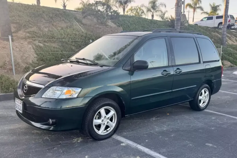 2003 Mazda MPV LX photo 1