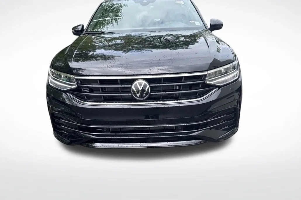 2024 Volkswagen Tiguan SE R-Line Black photo 1